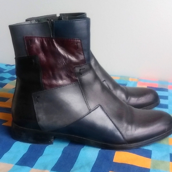 Leather ankle boots, black with grey and burgundy accents - Picture 1 of 7